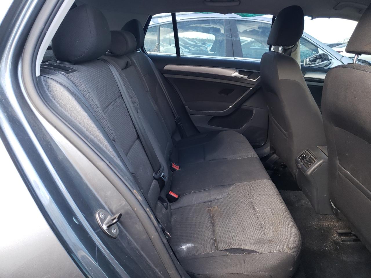 Photo 6 from auction – 2017 VOLKSWAGEN GOLF S with VIN 3VW217AU0HM010971