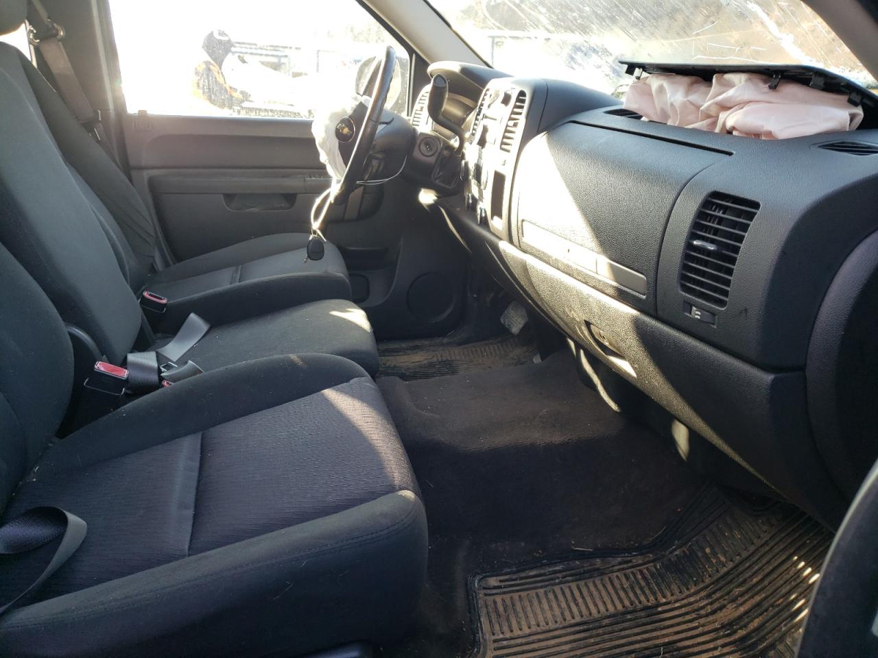 Photo 5 from auction – 2013 CHEVROLET SILVERADO with VIN 1GCRKSE72DZ261568