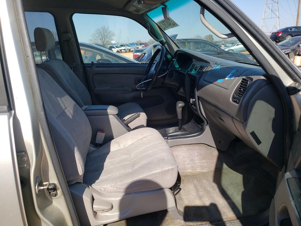 Photo 5 from auction – 2001 TOYOTA 4RUNNER SR with VIN JT3GN86R110202873