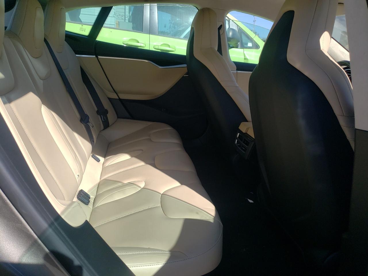 Photo 6 from auction – 2015 TESLA MODEL S with VIN 5YJSA1E22FF111018