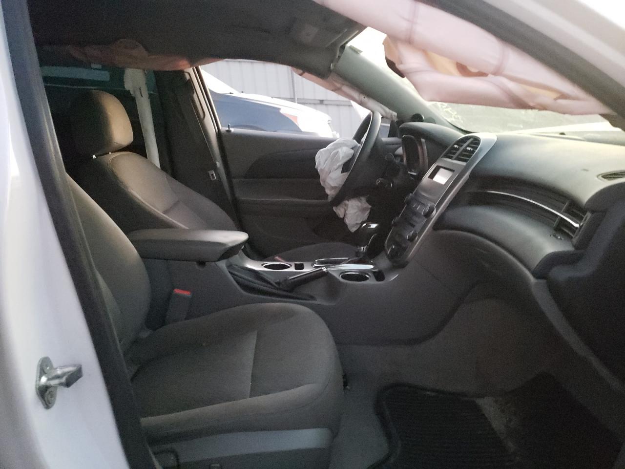 Photo 5 from auction – 2015 CHEVROLET MALIBU LS with VIN 1G11B5SL7FF165481
