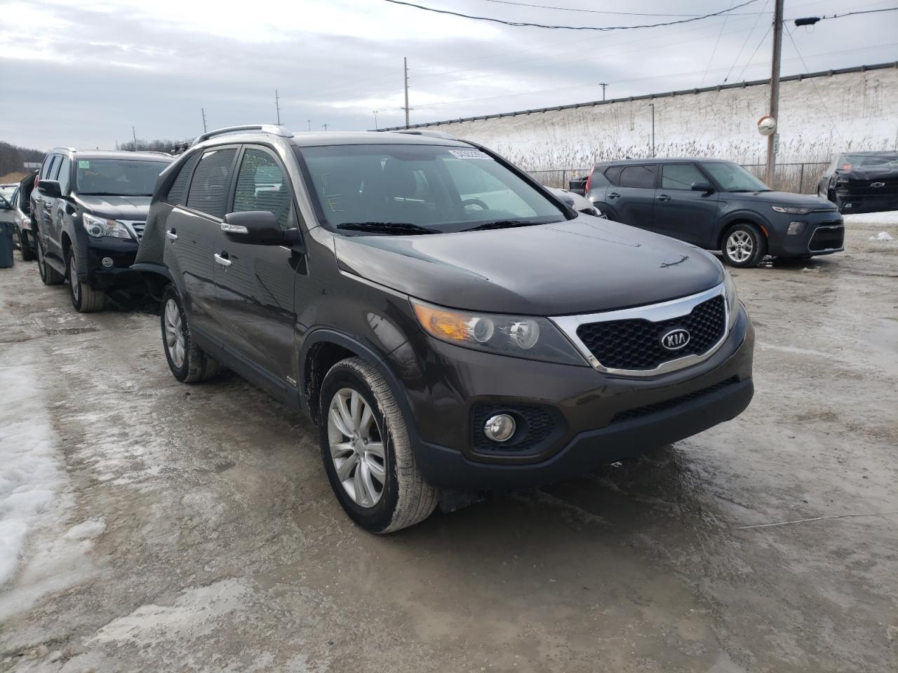 Photo 1 from auction – 2011 KIA SORENTO EX with VIN 5XYKUDA28BG155431