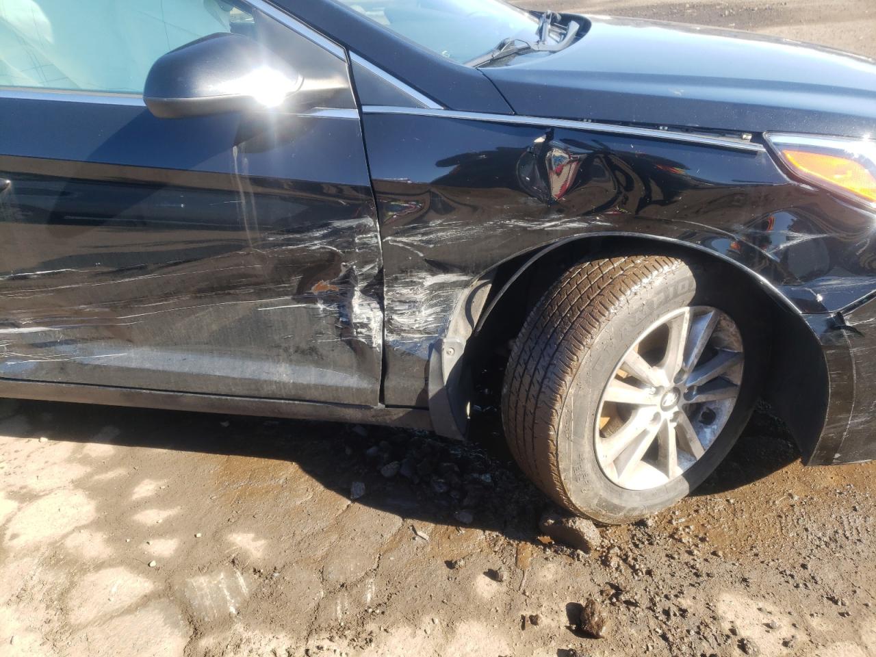 Photo 9 from auction – 2016 HYUNDAI SONATA SE with VIN 5NPE24AF5GH332832
