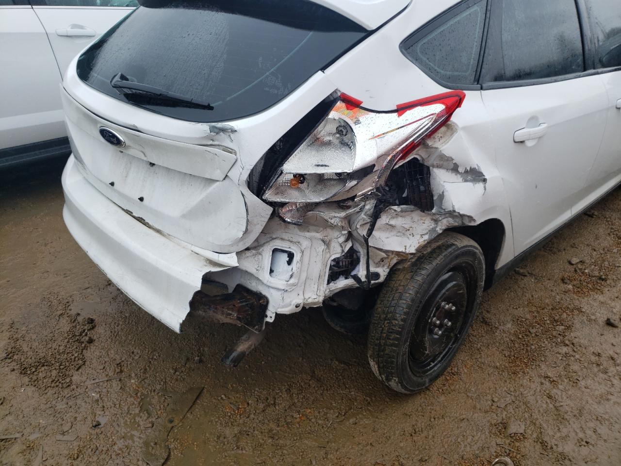 Photo 9 from auction – 2013 FORD FOCUS SE with VIN 1FADP3K25DL251359