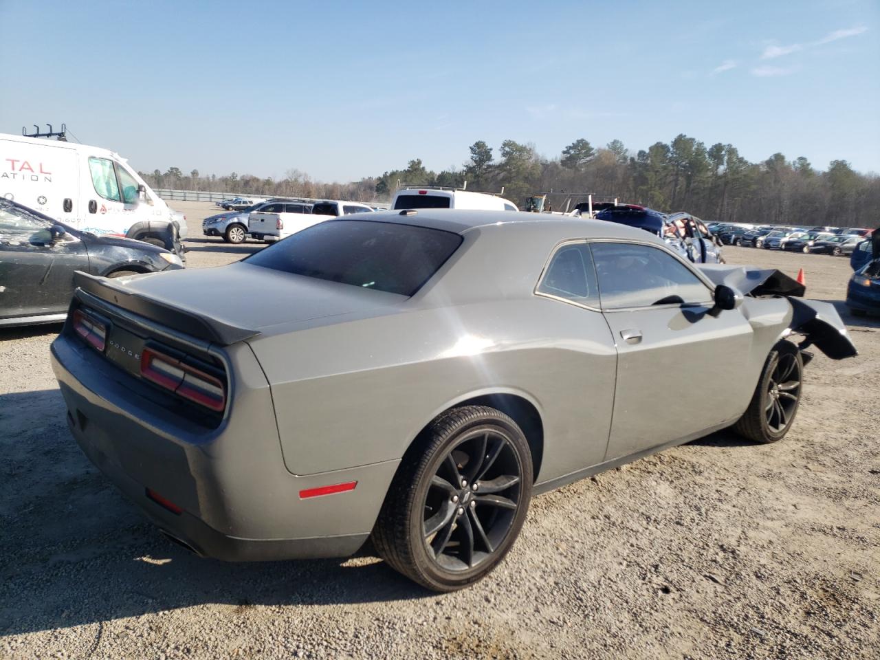 Photo 4 from auction – 2018 DODGE CHALLENGER with VIN 2C3CDZAG7JH209478