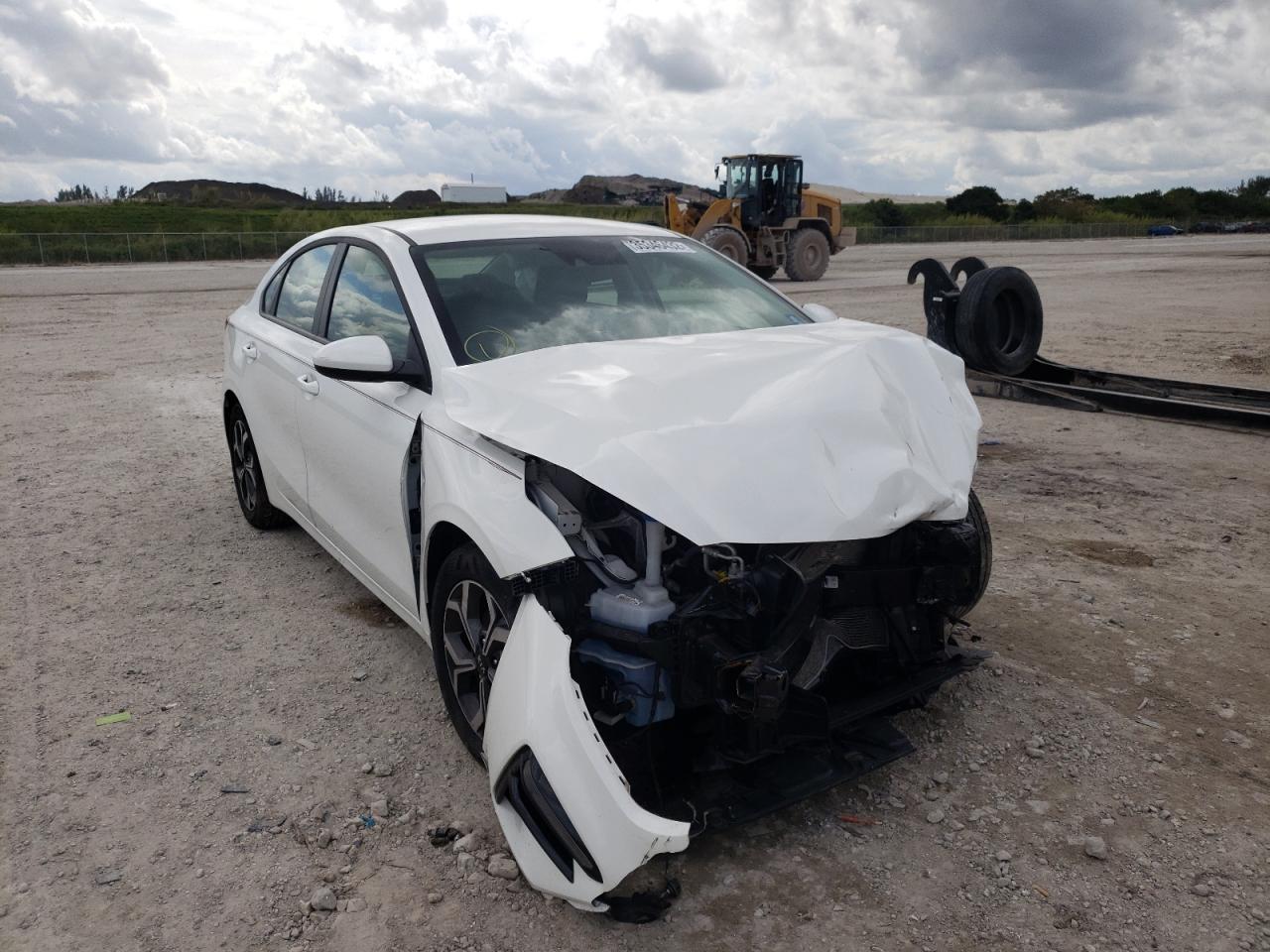 KIA FORTE FE 2019 with VIN 3KPF24AD6KE124619 - Photo from auction