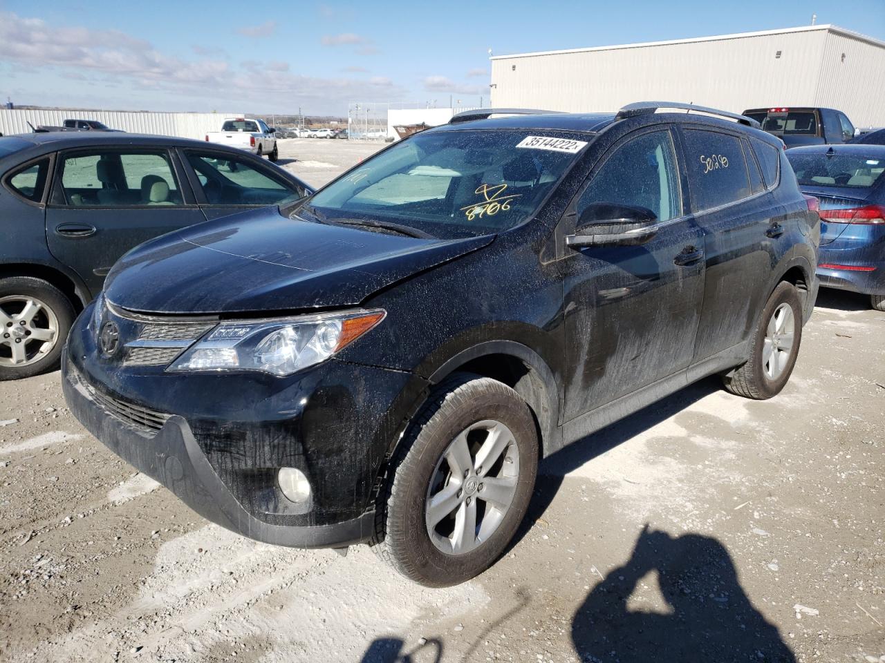 Photo 2 from auction – 2014 TOYOTA RAV4 XLE with VIN 2T3RFREV3EW158706