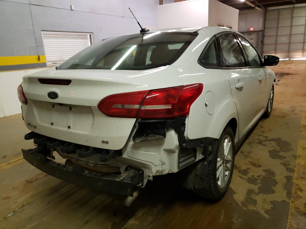 Photo 4 from auction – 2017 FORD FOCUS SE with VIN 1FADP3F28HL234989