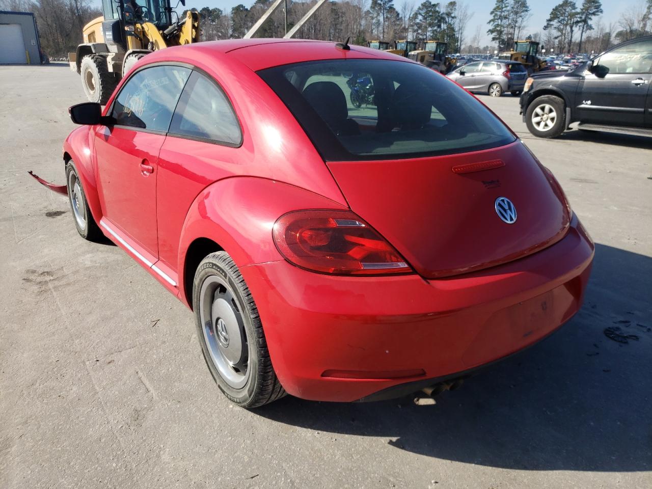 Photo 3 from auction – 2013 VOLKSWAGEN BEETLE with VIN 3VWJX7AT2DM603100
