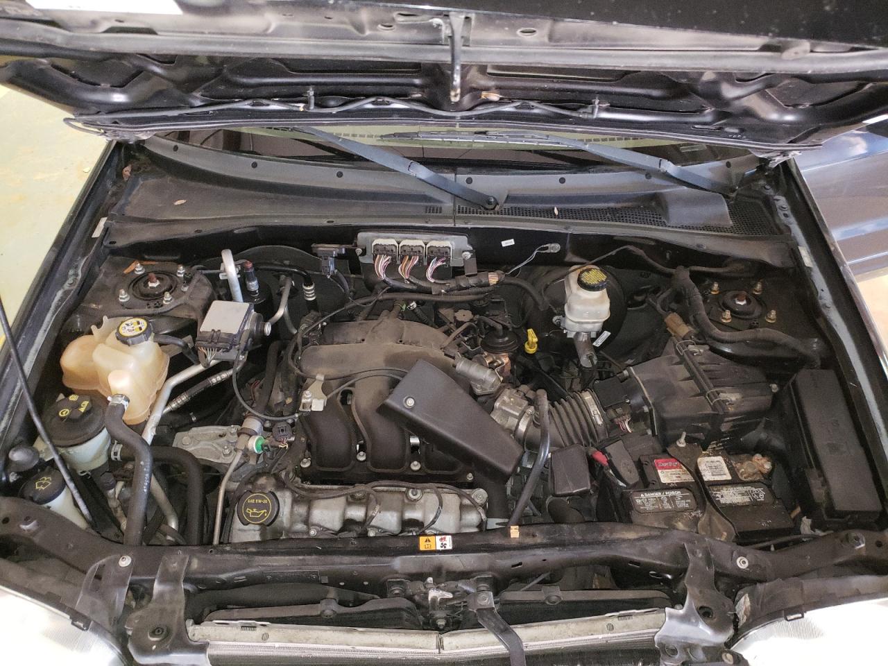 Photo 7 from auction – 2007 FORD ESCAPE LIM with VIN 1FMCU04197KA38373