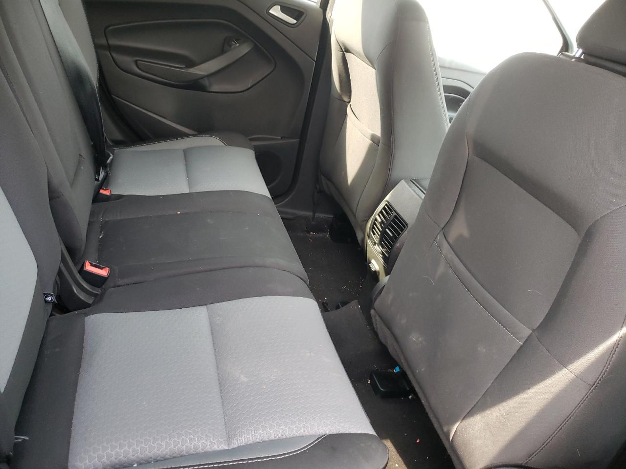Photo 6 from auction – 2019 FORD ESCAPE SE with VIN 1FMCU9GD3KUB52490