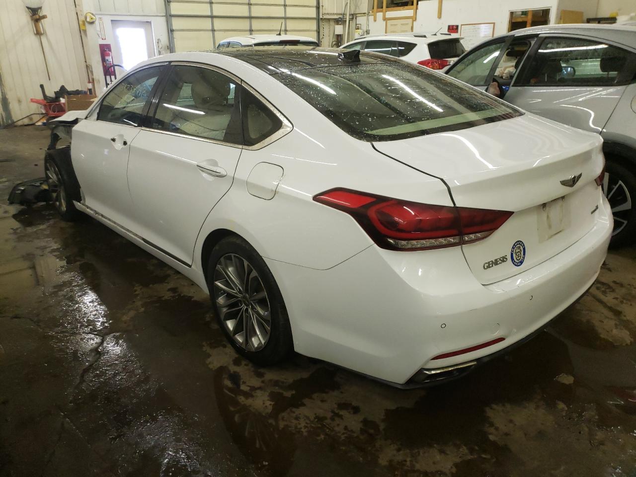 Photo 3 from auction – 2015 HYUNDAI GENESIS 3. with VIN KMHGN4JE7FU017960