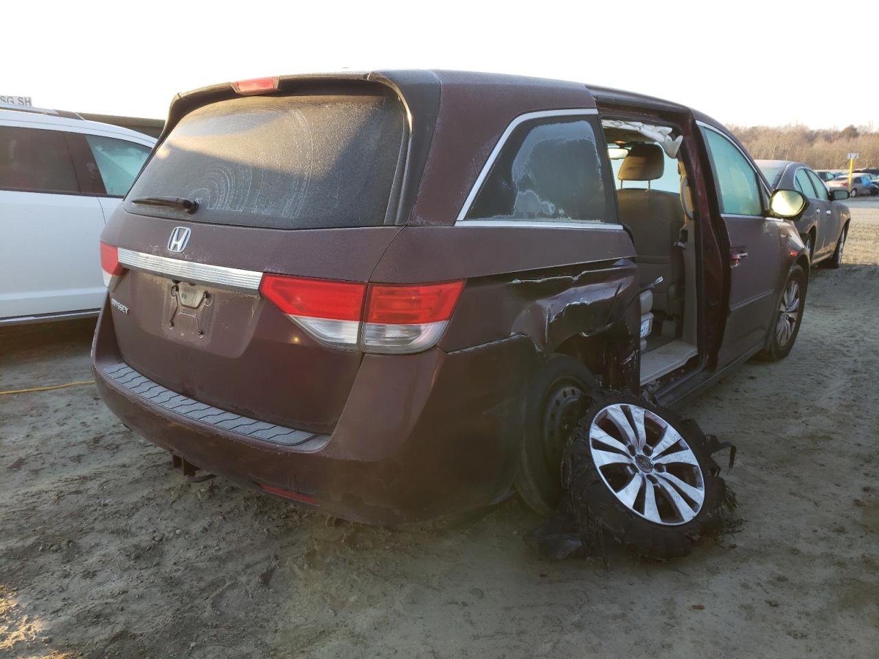 Photo 4 from auction – 2015 HONDA ODYSSEY EX with VIN 5FNRL5H60FB016696