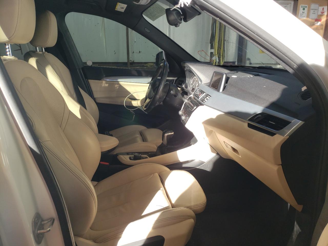 Photo 5 from auction – 2017 BMW X1 XDRIVE2 with VIN WBXHT3C3XH5F68892