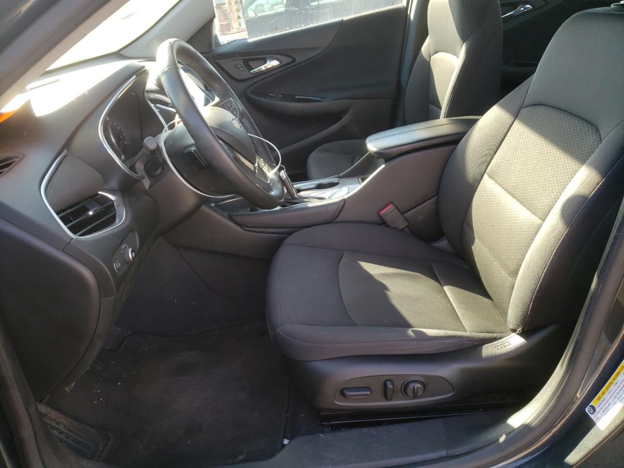 Photo 5 from auction – 2016 CHEVROLET MALIBU LT with VIN 1G1ZE5ST9GF327090
