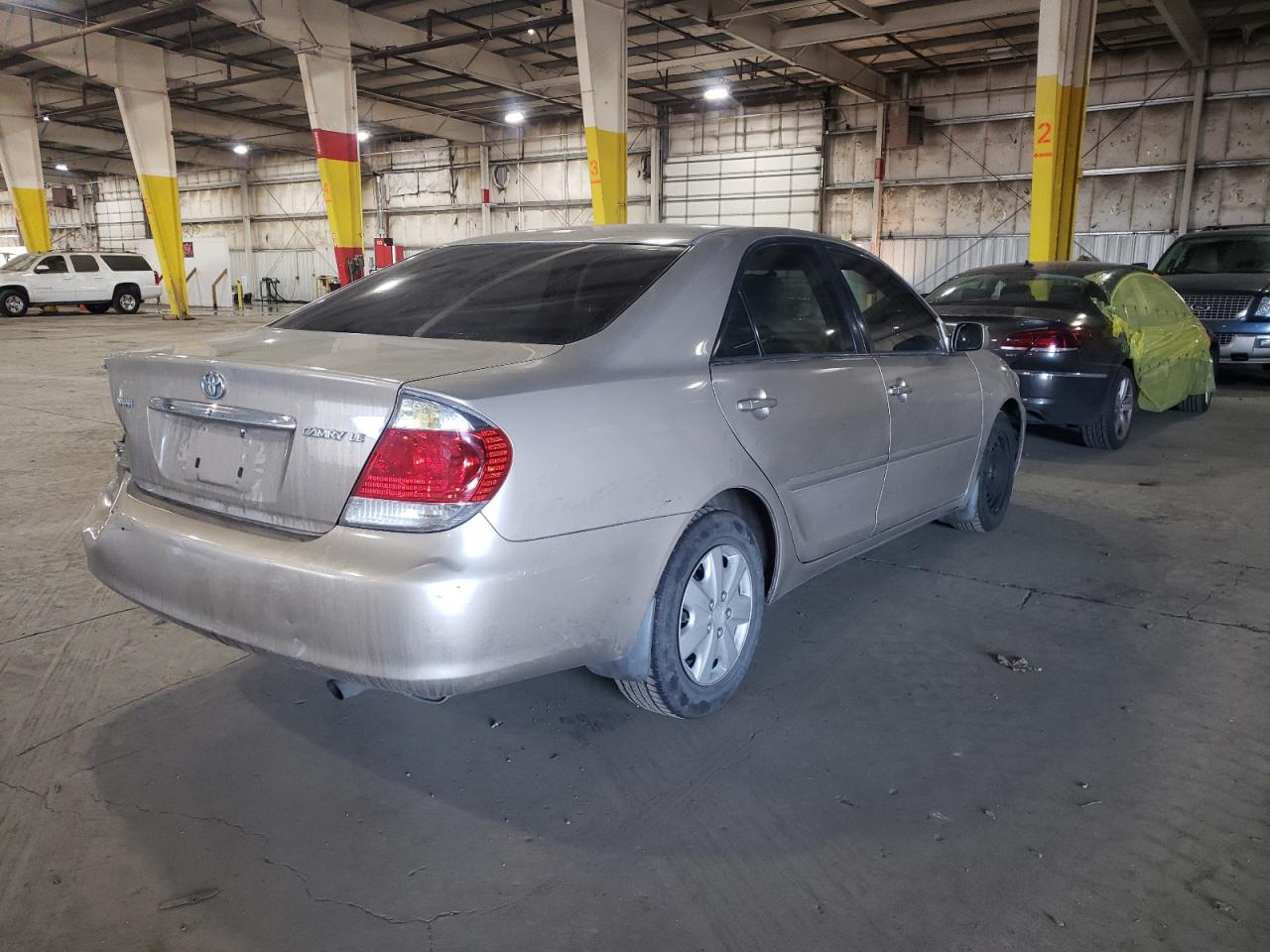 Photo 4 from auction – 2005 TOYOTA CAMRY LE with VIN 4T1BE32K65U969730