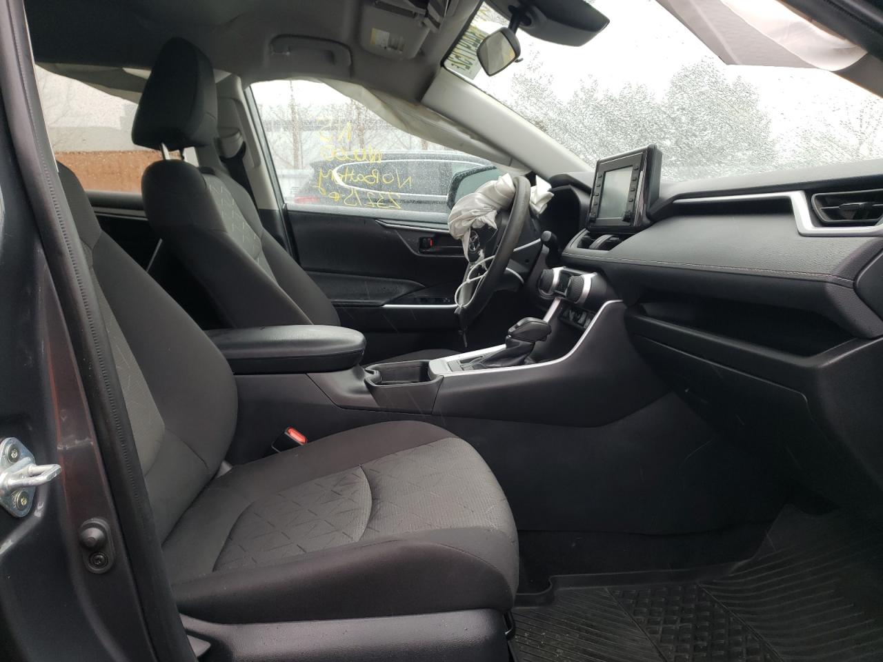 Photo 5 from auction – 2021 TOYOTA RAV4 LE with VIN 2T3B1RFV3MW169640
