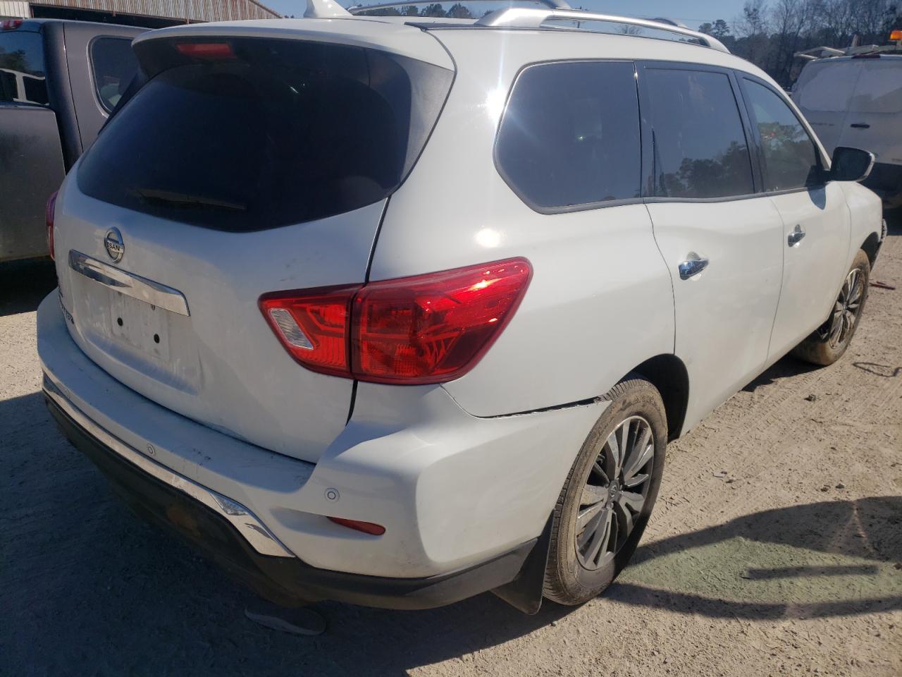 Photo 4 from auction – 2019 NISSAN PATHFINDER with VIN 5N1DR2MN0KC646869