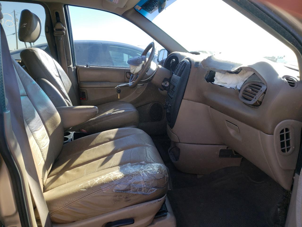 Photo 5 from auction – 2001 CHRYSLER VOYAGER LX with VIN 1C8GJ45311B114700