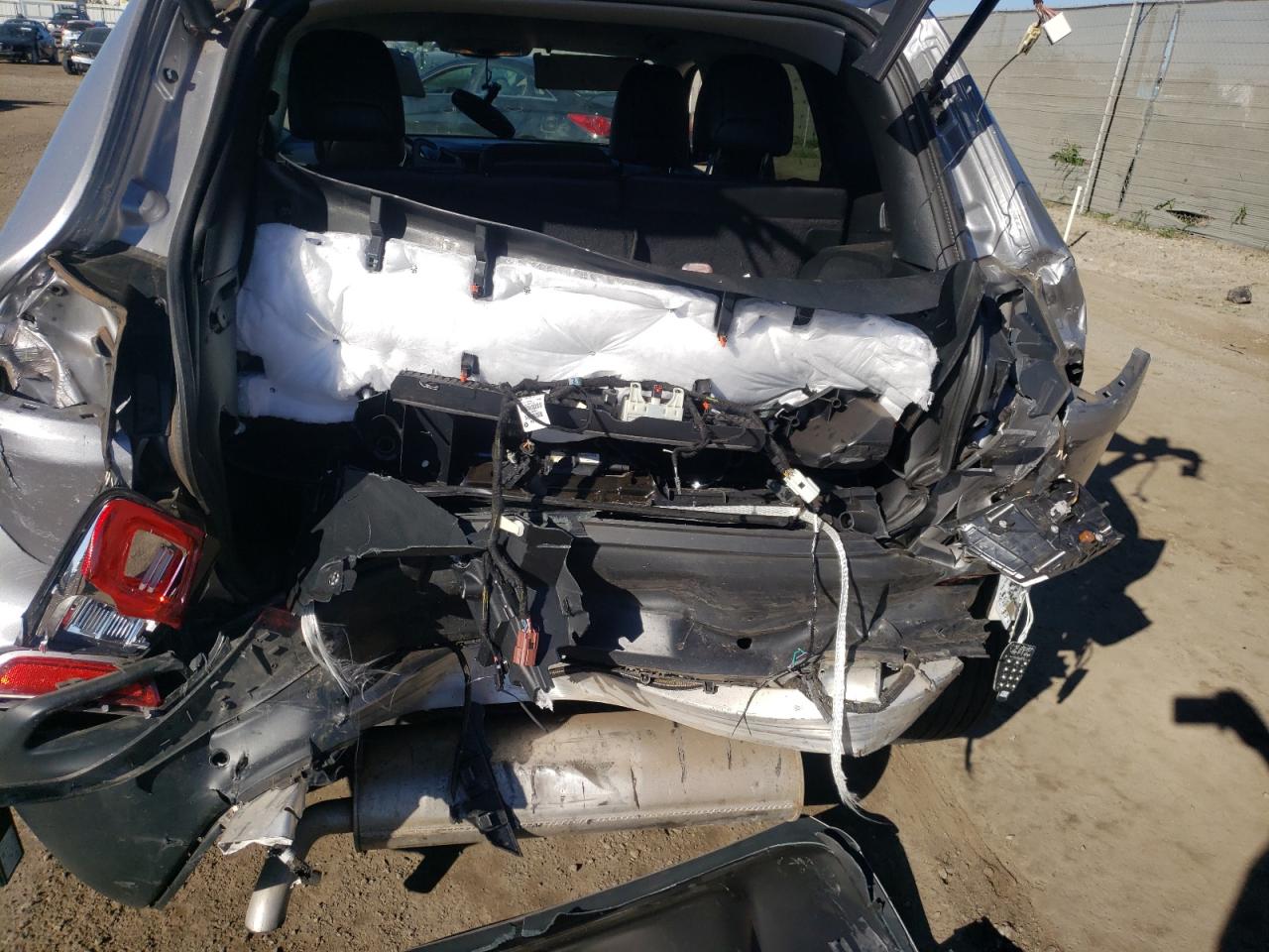 Photo 9 from auction – 2019 JEEP CHEROKEE L with VIN 1C4PJLDB9KD380931