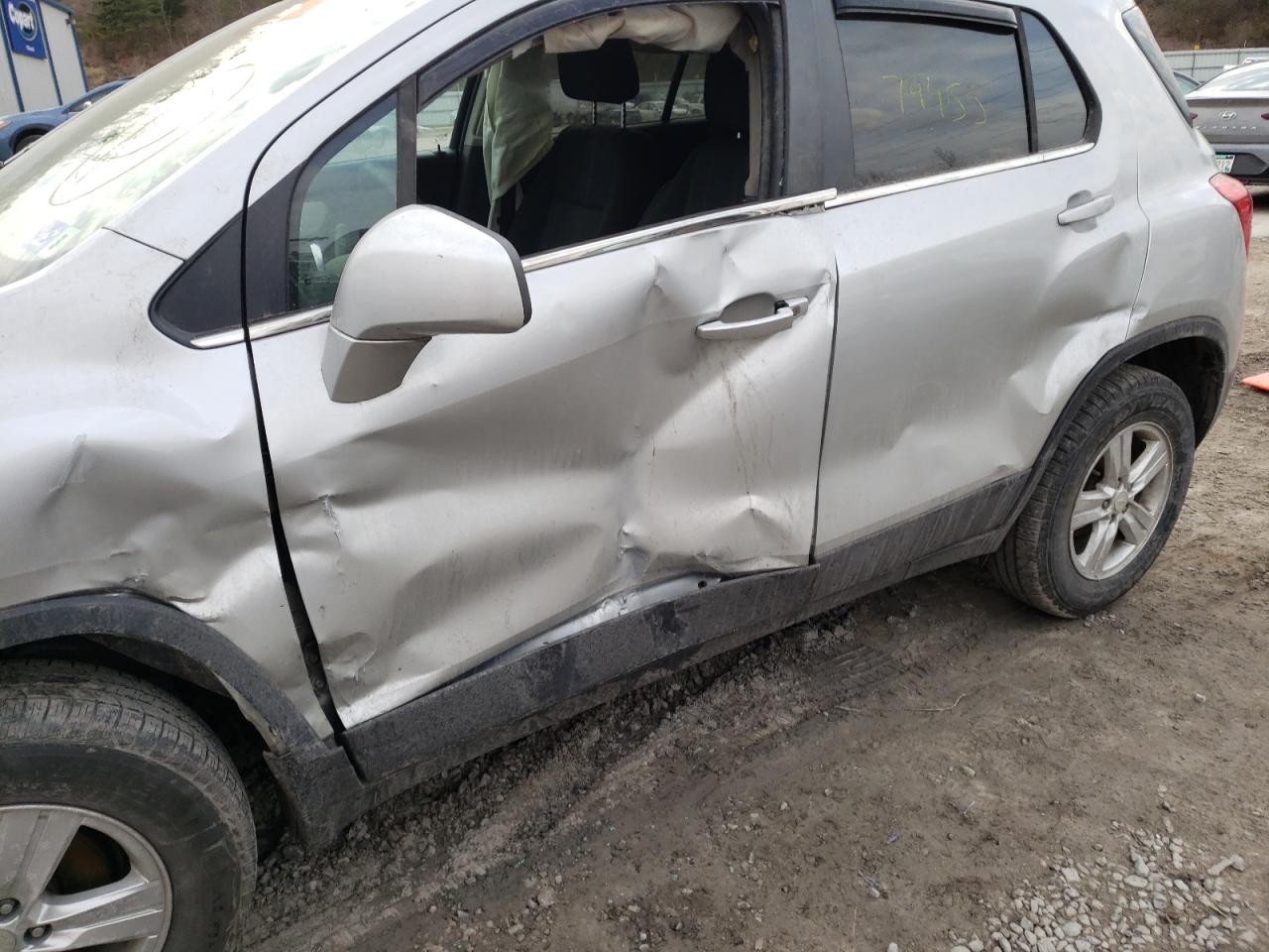 Photo 9 from auction – 2016 CHEVROLET TRAX 1LT with VIN 3GNCJPSB7GL199571