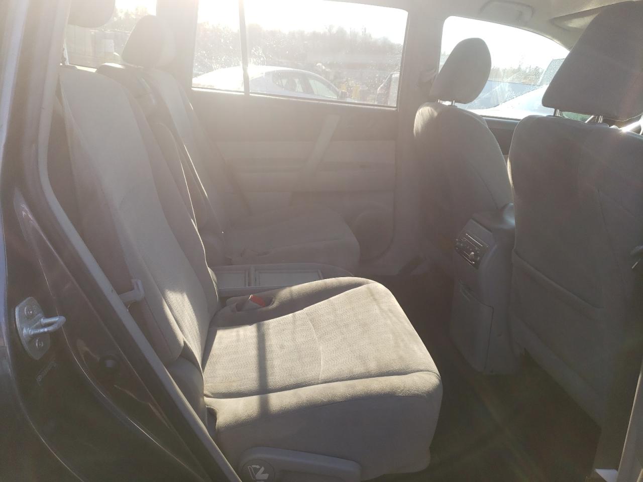 Photo 6 from auction – 2013 TOYOTA HIGHLANDER with VIN 5TDZA3EH2DS039471