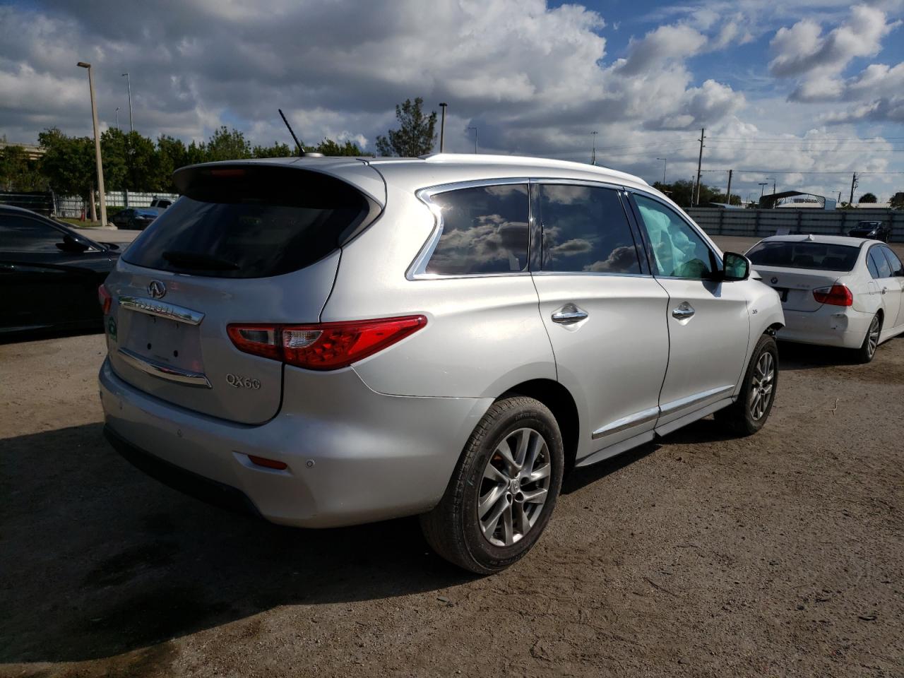 Photo 4 from auction – 2014 INFINITI QX60 with VIN 5N1AL0MNXEC547425