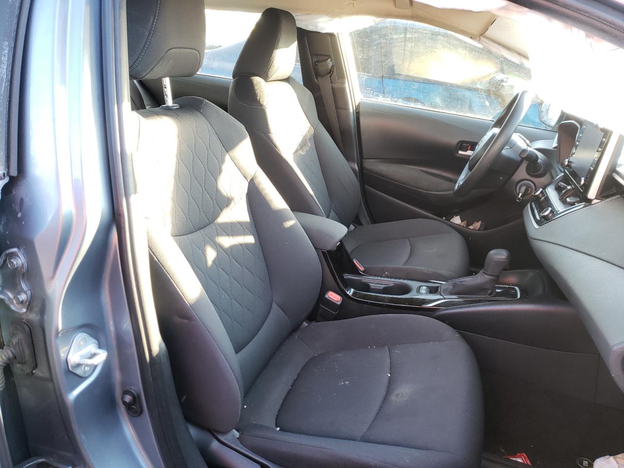 Photo 5 from auction – 2020 TOYOTA COROLLA LE with VIN JTDEPRAE6LJ051047