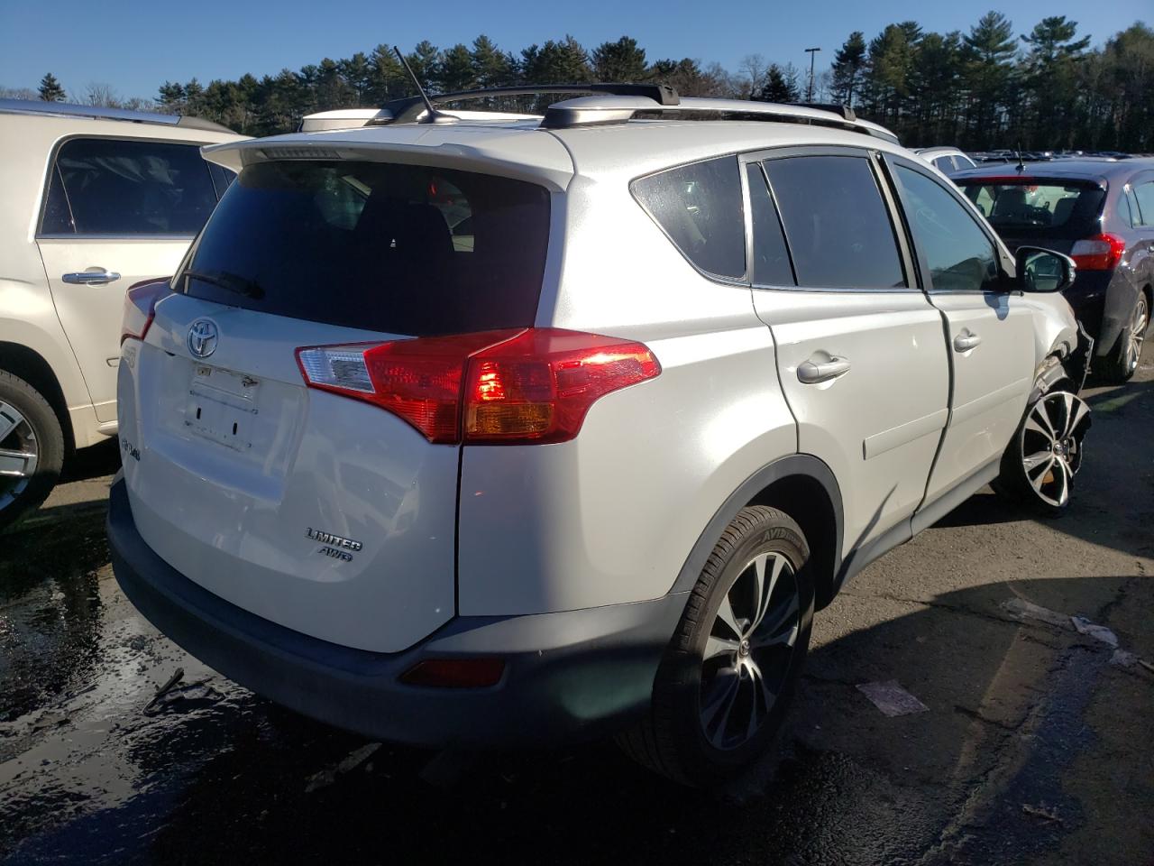 Photo 4 from auction – 2015 TOYOTA RAV4 LIMIT with VIN 2T3DFREV6FW281038