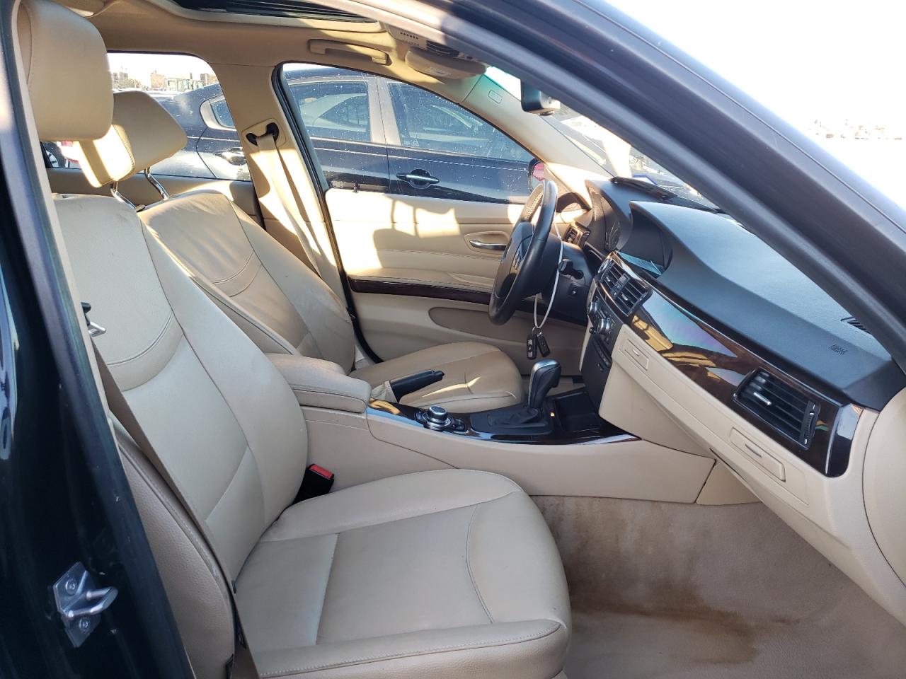 Photo 5 from auction – 2011 BMW 328 I with VIN WBAPH7C5XBE680371