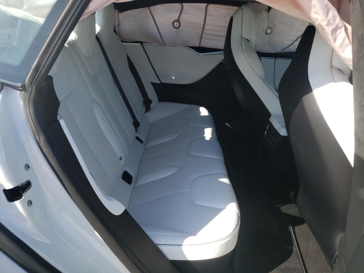 Photo 6 from auction – 2017 TESLA MODEL S with VIN 5YJSA1E21HF180530