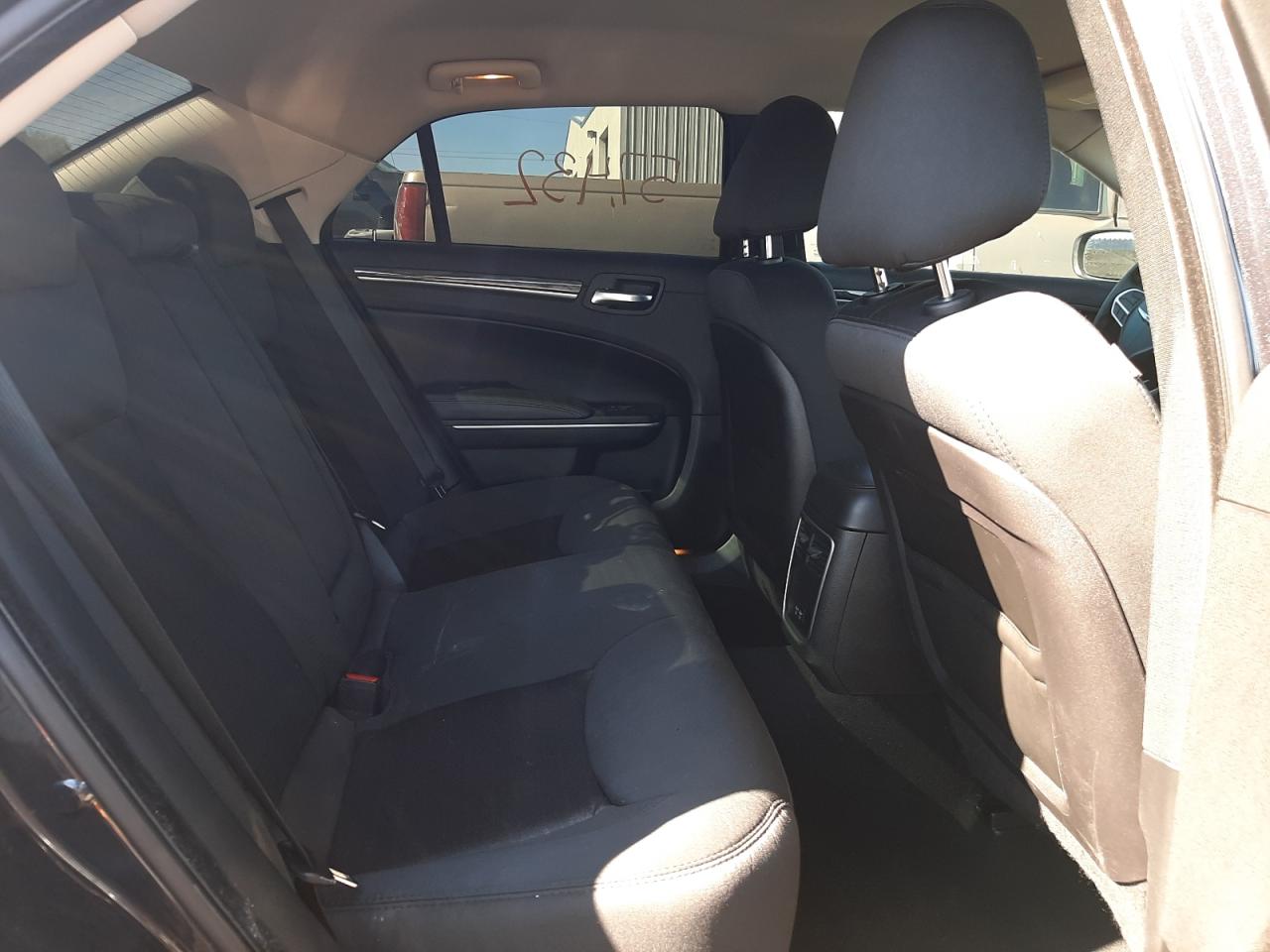 Photo 6 from auction – 2019 CHRYSLER 300 TOURIN with VIN 2C3CCAAG2KH606036