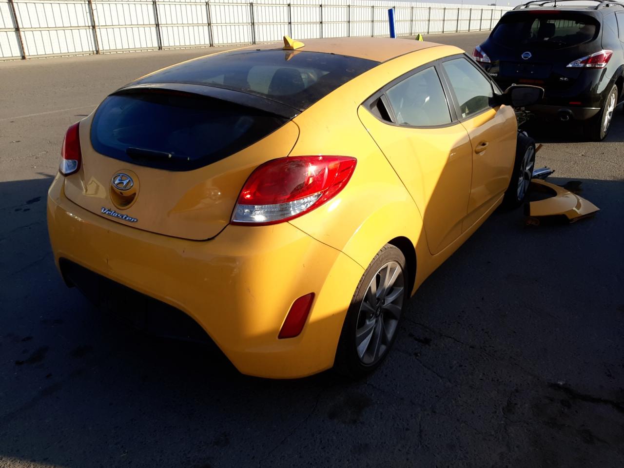 Photo 4 from auction – 2017 HYUNDAI VELOSTER with VIN KMHTC6AD6HU315927