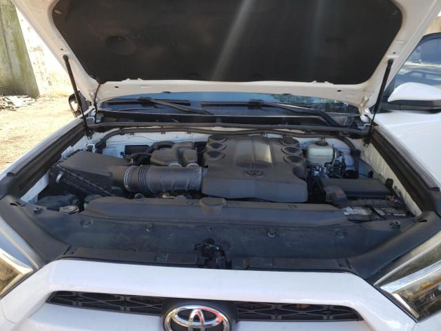 Photo 7 from auction – 2018 TOYOTA 4RUNNER SR with VIN JTEBU5JR4J5540295