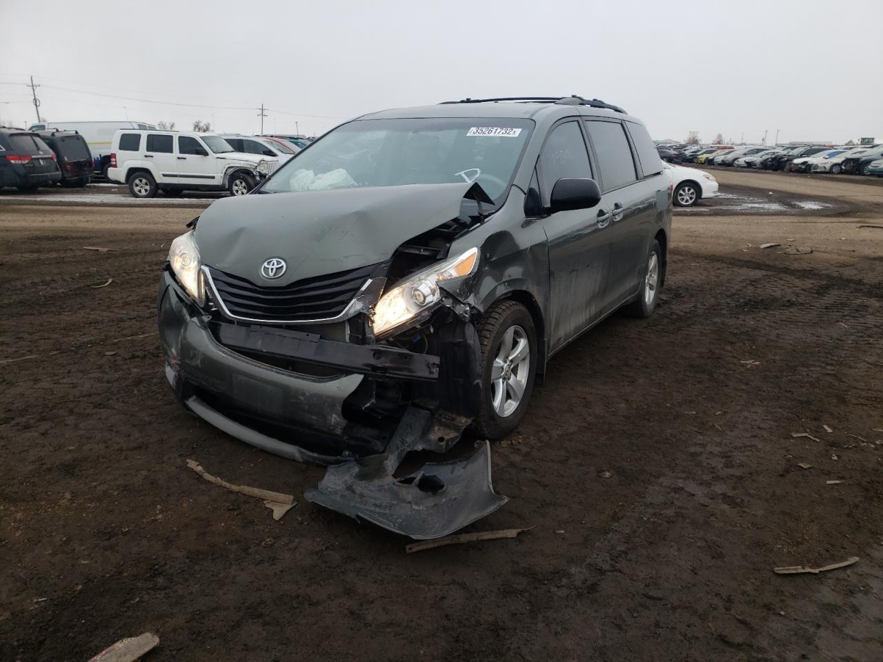 Photo 2 from auction – 2013 TOYOTA SIENNA LE with VIN 5TDKK3DC0DS328904