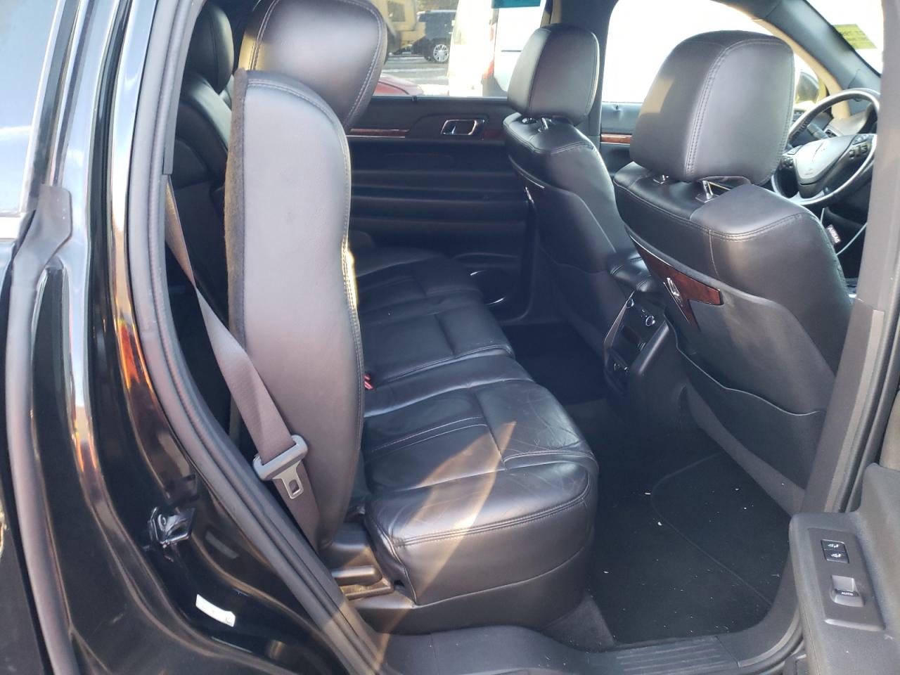 Photo 6 from auction – 2014 LINCOLN MKT with VIN 2LMHJ5NK3EBL54933