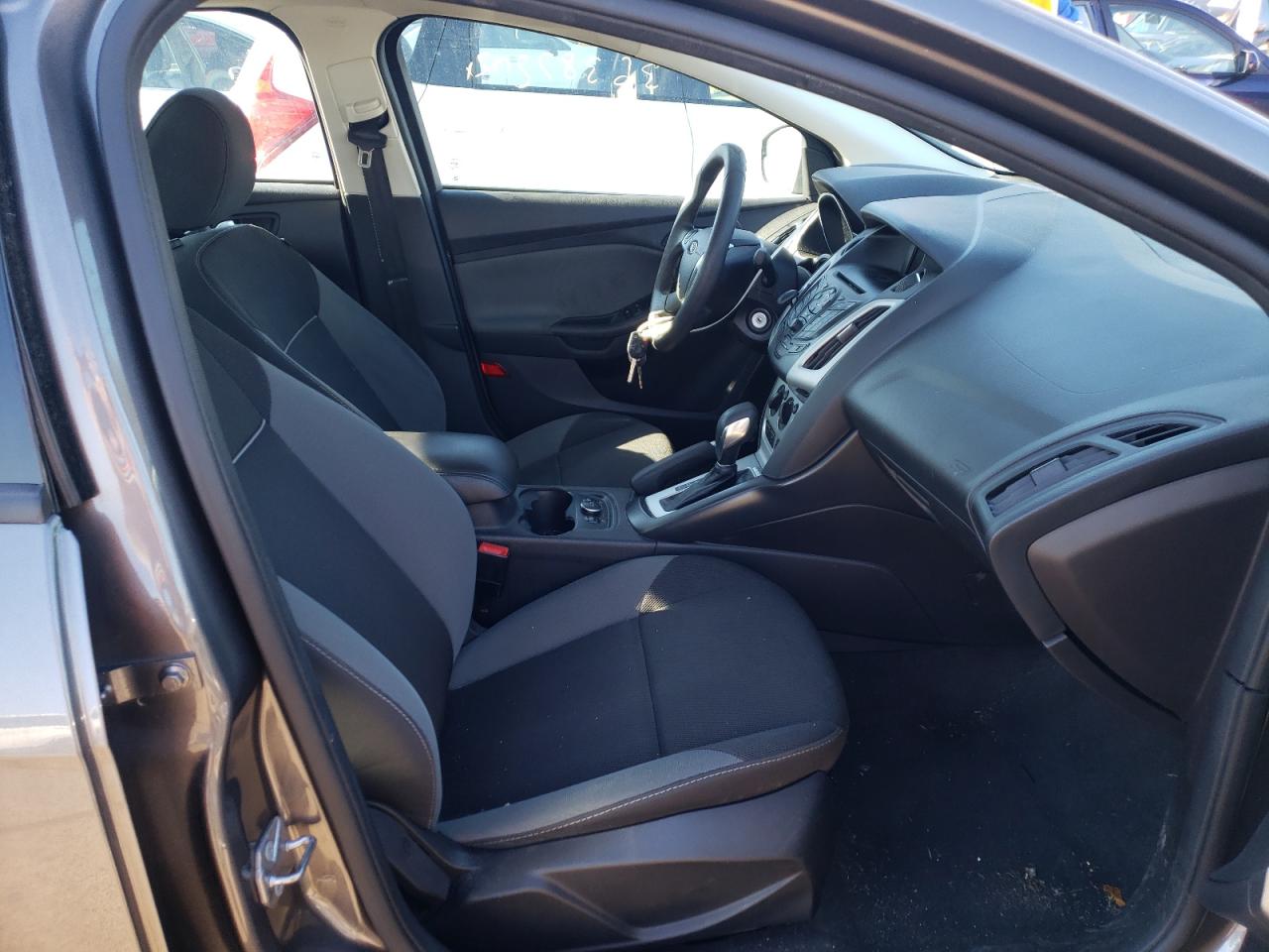 Photo 5 from auction – 2014 FORD FOCUS SE with VIN 1FADP3F24EL319680
