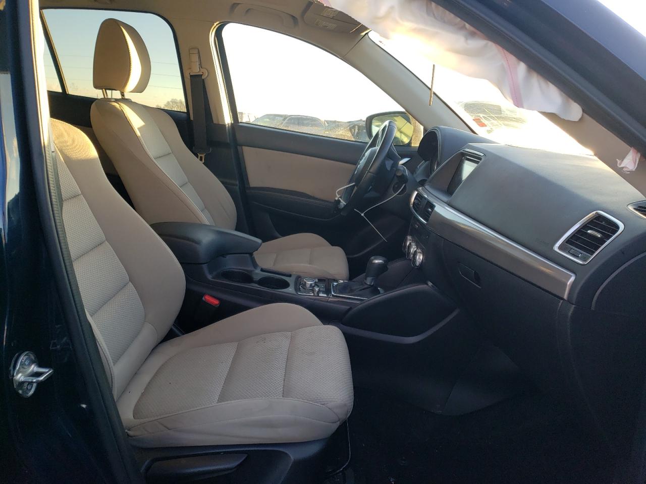 Photo 5 from auction – 2016 MAZDA CX-5 TOURI with VIN JM3KE4CY9G0910251