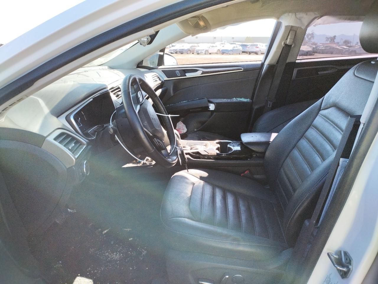 Photo 5 from auction – 2016 FORD FUSION SE with VIN 3FA6P0T97GR341461
