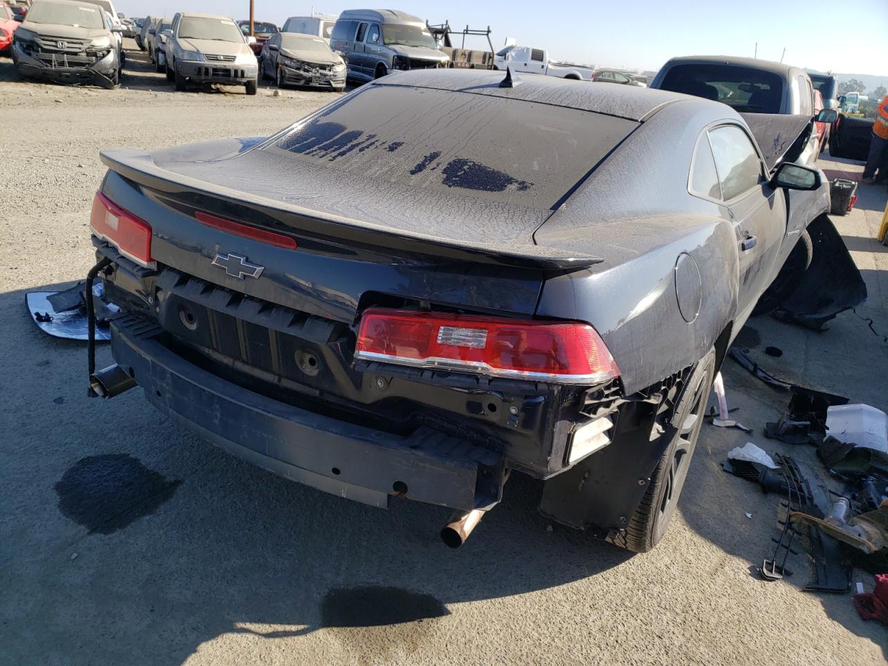 Photo 4 from auction – 2015 CHEVROLET CAMARO LS with VIN 2G1FB1E33F9212928