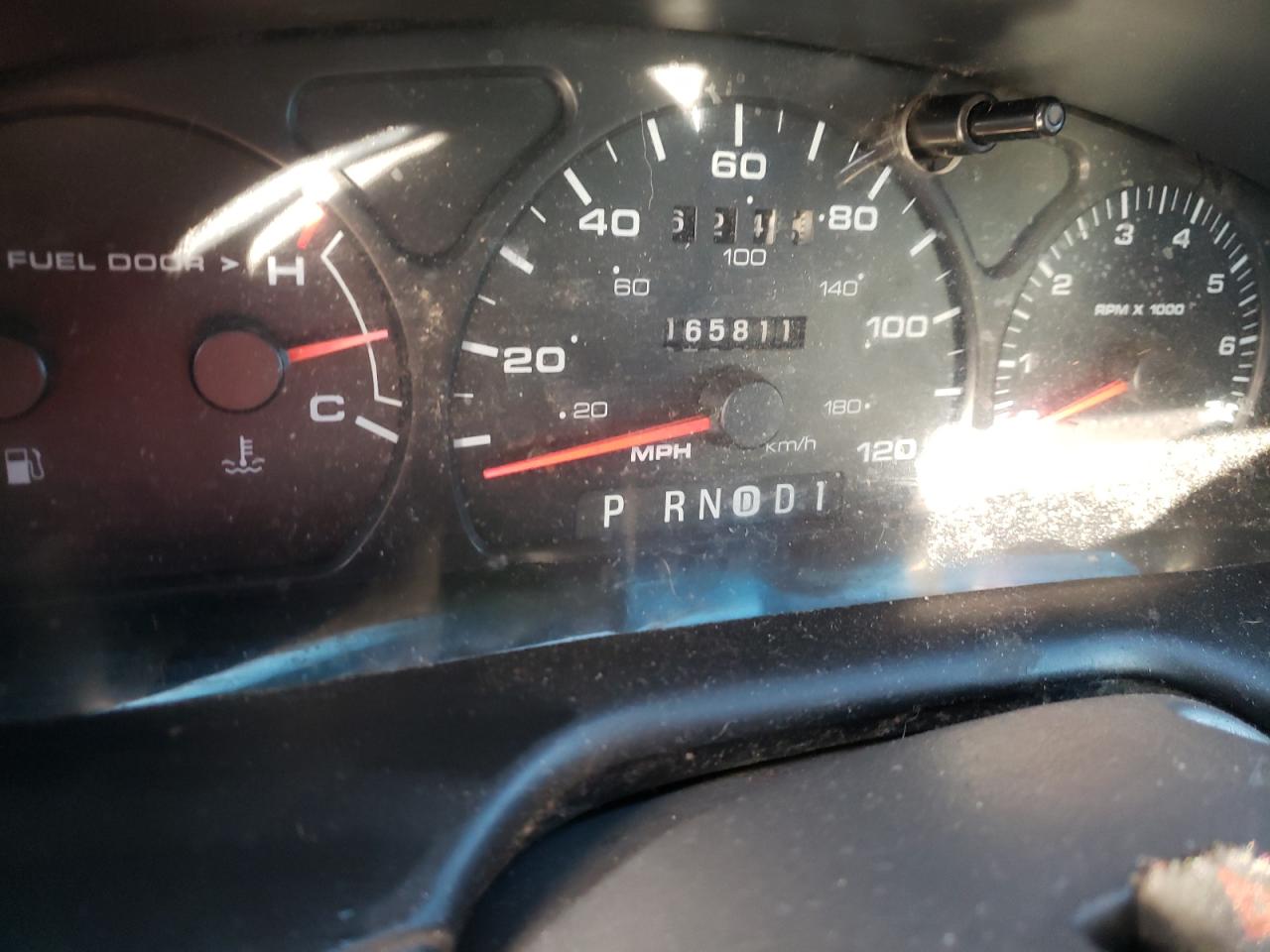 Photo 8 from auction – 2002 FORD TAURUS SES with VIN 1FAFP55U72G181192