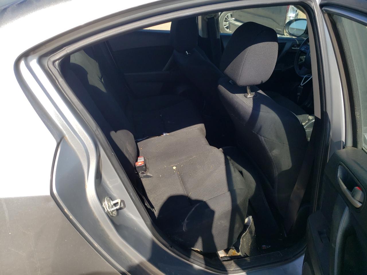 Photo 6 from auction – 2012 MAZDA 3 I with VIN JM1BL1UF0C1596892