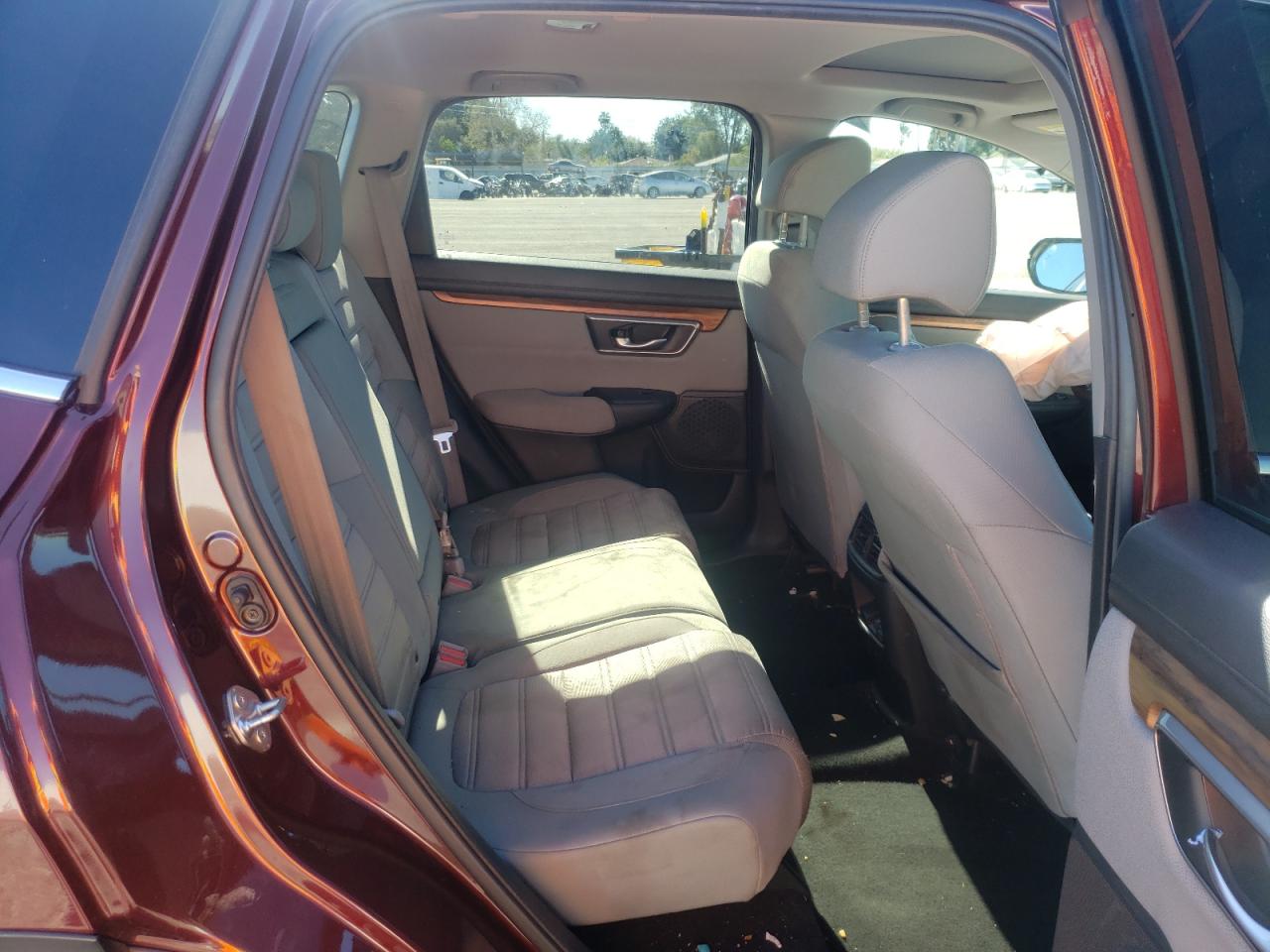 Photo 6 from auction – 2017 HONDA CR-V EX with VIN 7FARW1H51HE042190