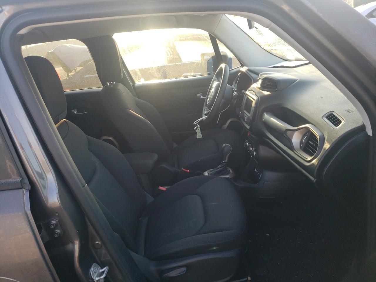 Photo 5 from auction – 2017 JEEP RENEGADE S with VIN ZACCJAAB1HPF38311