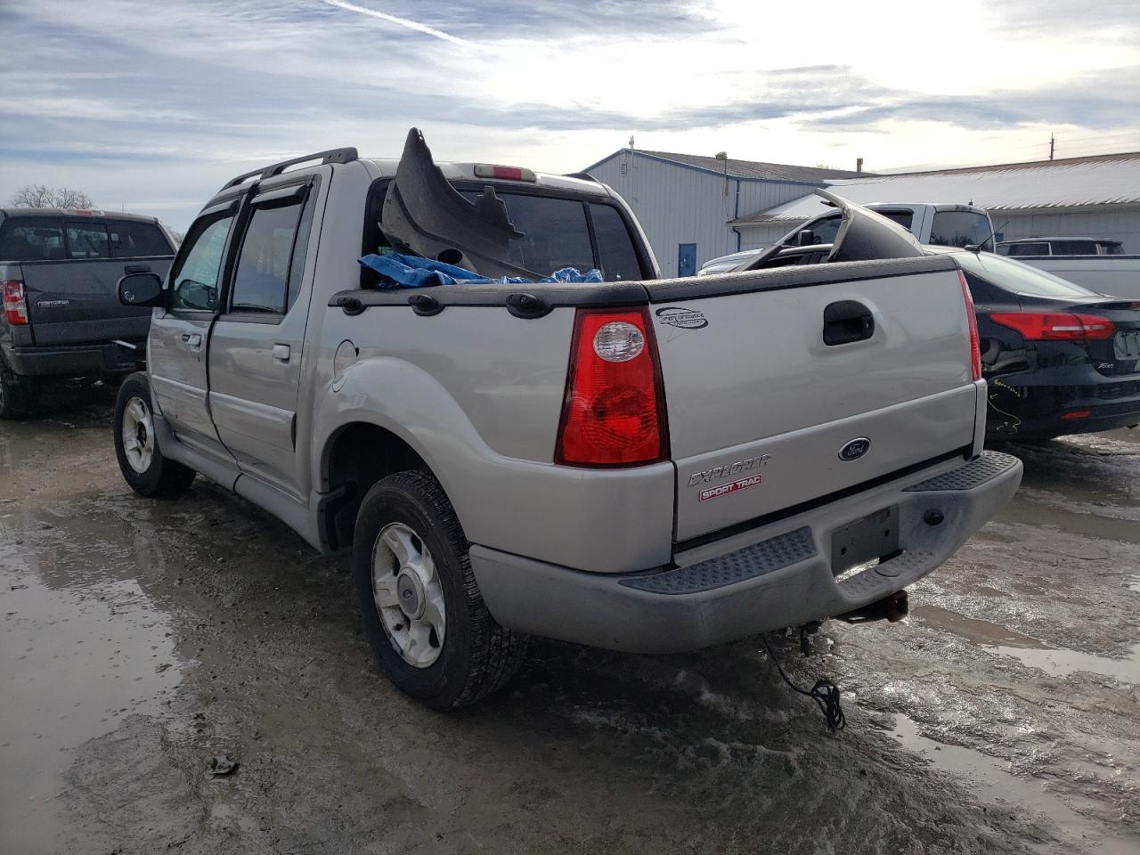Photo 3 from auction – 2002 FORD EXPLORER S with VIN 1FMZU67E62UC61589
