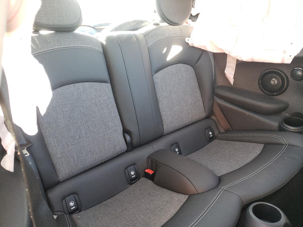 Photo 6 from auction – 2016 MINI COOPER with VIN WMWXP5C5XG2D15577