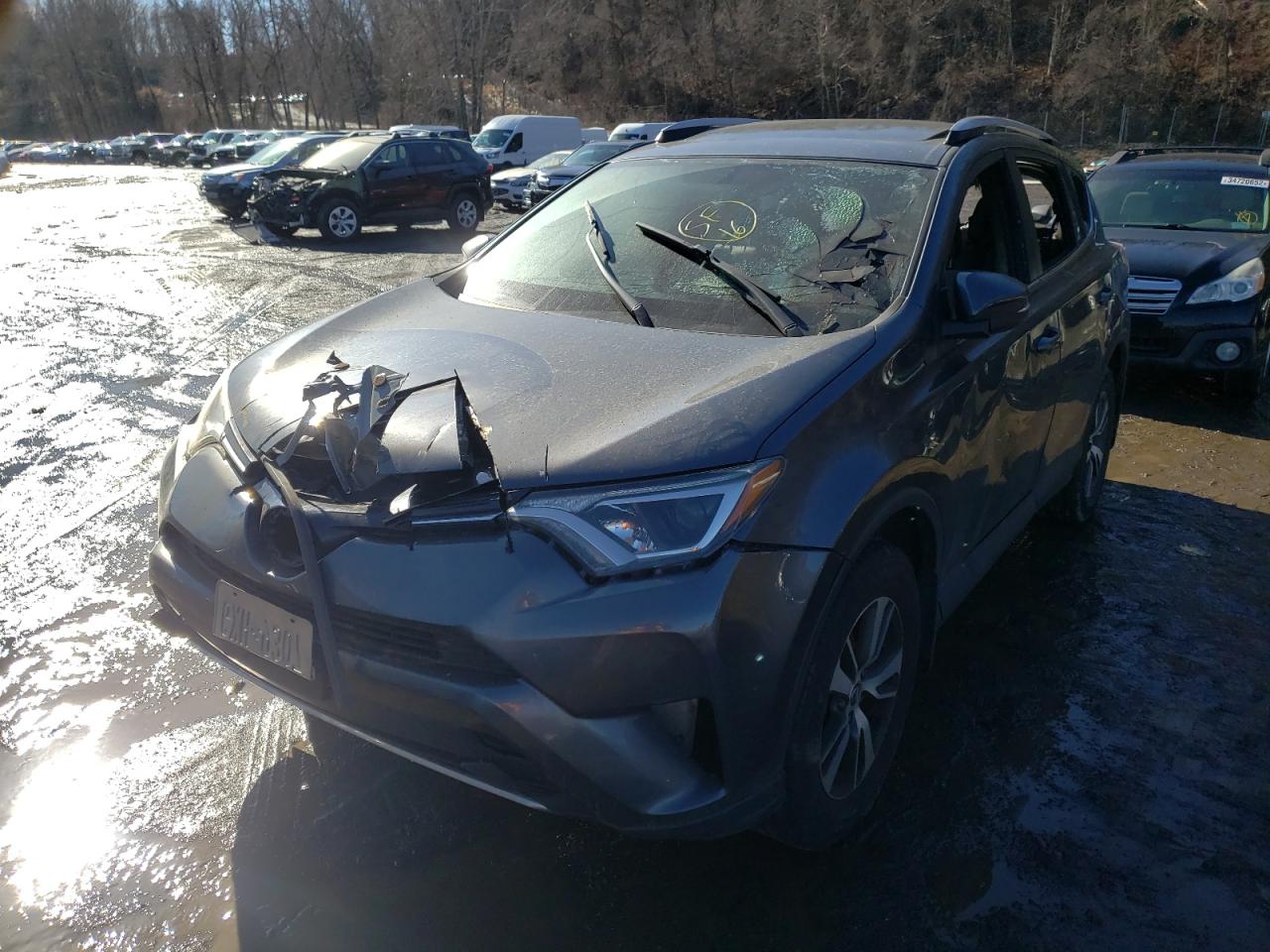 Photo 2 from auction – 2016 TOYOTA RAV4 XLE with VIN JTMRFREV2GD192085