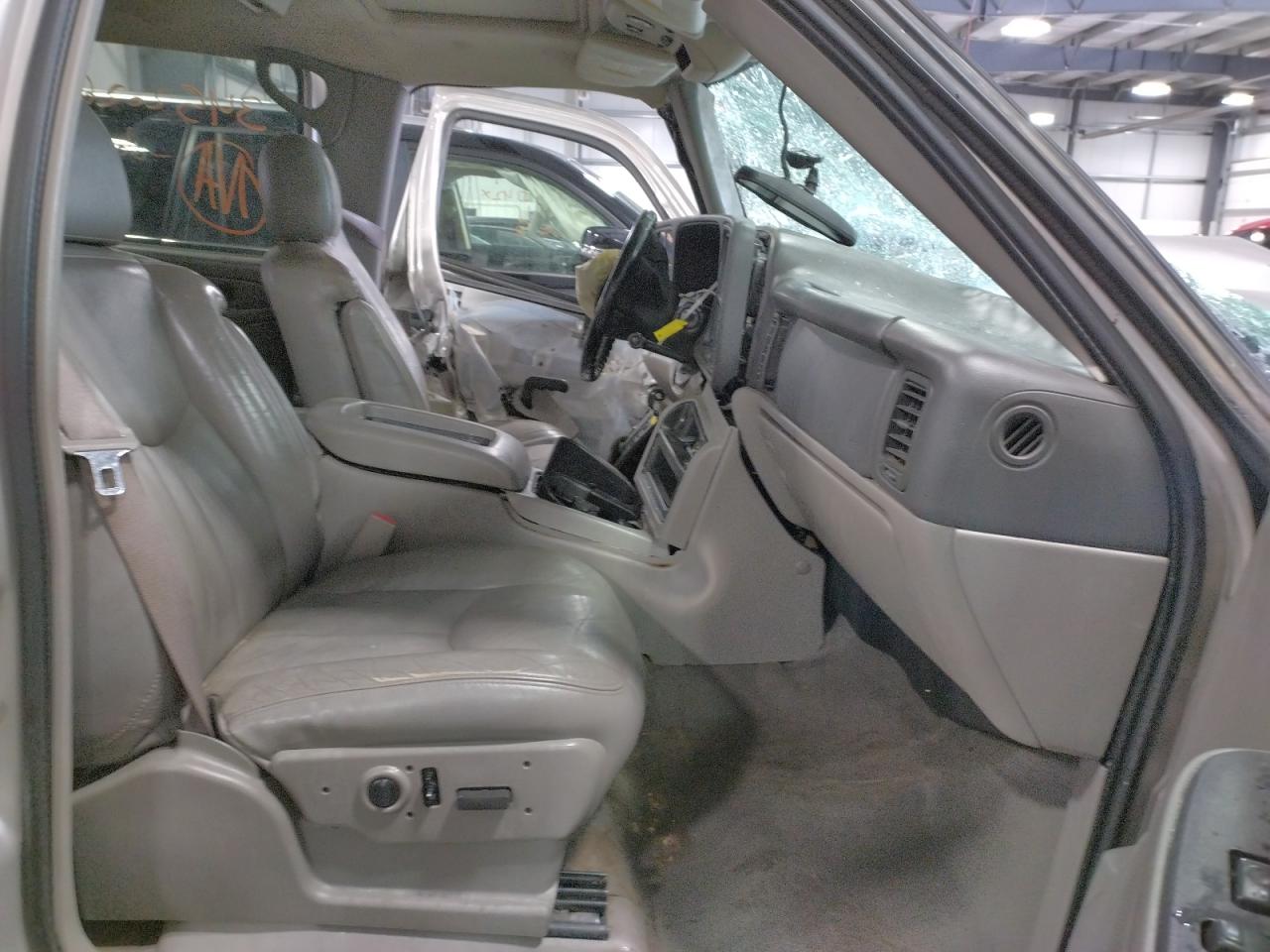 Photo 5 from auction – 2006 CHEVROLET AVALANCHE with VIN 3GNEK12Z46G190057