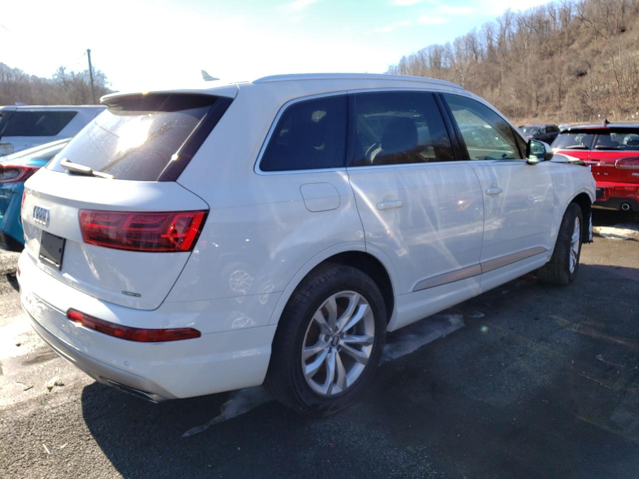 Photo 4 from auction – 2019 AUDI Q7 PREMIUM with VIN WA1LAAF75KD044375