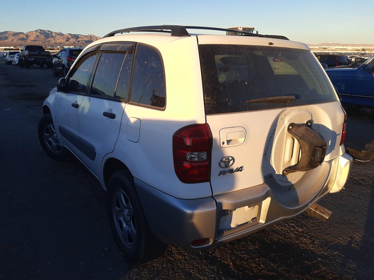 Photo 3 from auction – 2004 TOYOTA RAV4 with VIN JTEGD20V540029442